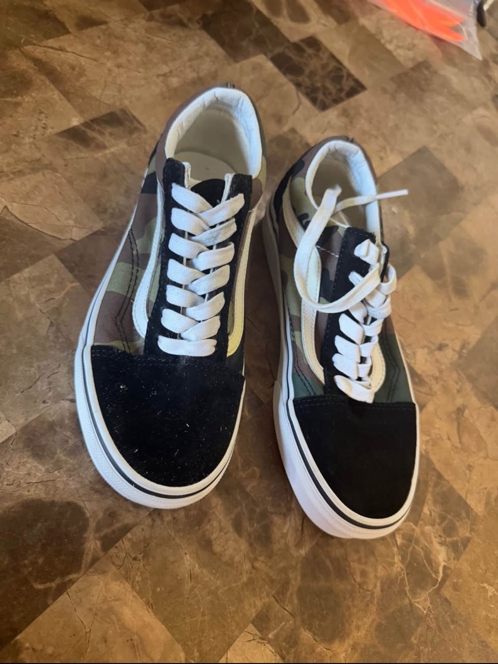 Vans Kids Low-Top Sneakers in Black, Green, Brown Camo